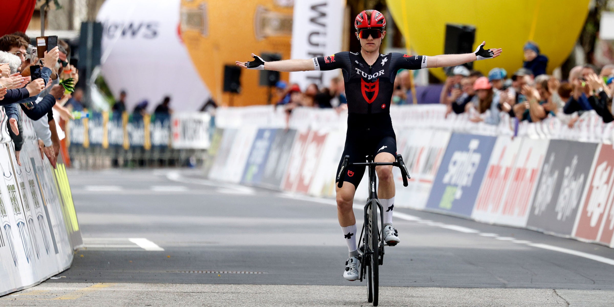 Michael Storer wins stage 2 of the Tour of the Alps on the BMC Teammachine R Mpc.